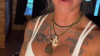 Katie Noel leaked video showing off her huge breasts!!!