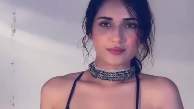 Ruhani Sharma leaked video showing off her big breasts!!!